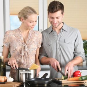 Receta de Ensalada de lentejas con salmón, aguacate y queso feta.