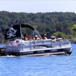¿Qué es un Barco de Pontones? Lo Que Debes Saber