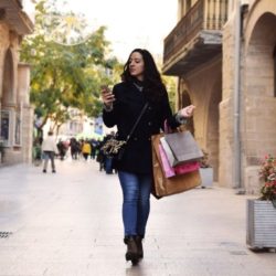 Bolso Tote Vs Bandolera ¿Cuál es la Diferencia y Cómo Elegir?