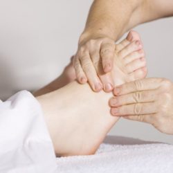 ¿Qué es ese Dolor en la Bola del Pie?