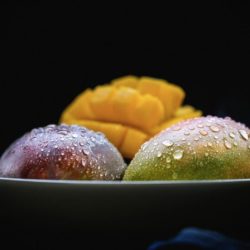 Efecto de las condiciones de almacenamiento y el encerado en el estatus hídrico y la calidad poscosecha en frutos de pepino de mesa y mango