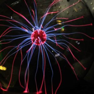 Cómo la inducción electromagnética crea corriente