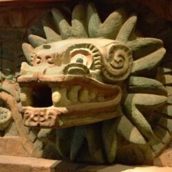 Quetzalcoatl – Dios Serpiente Emplumada Pan-Mesoamericano