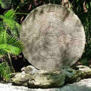 La piedra del calendario azteca: dedicada al dios sol azteca
